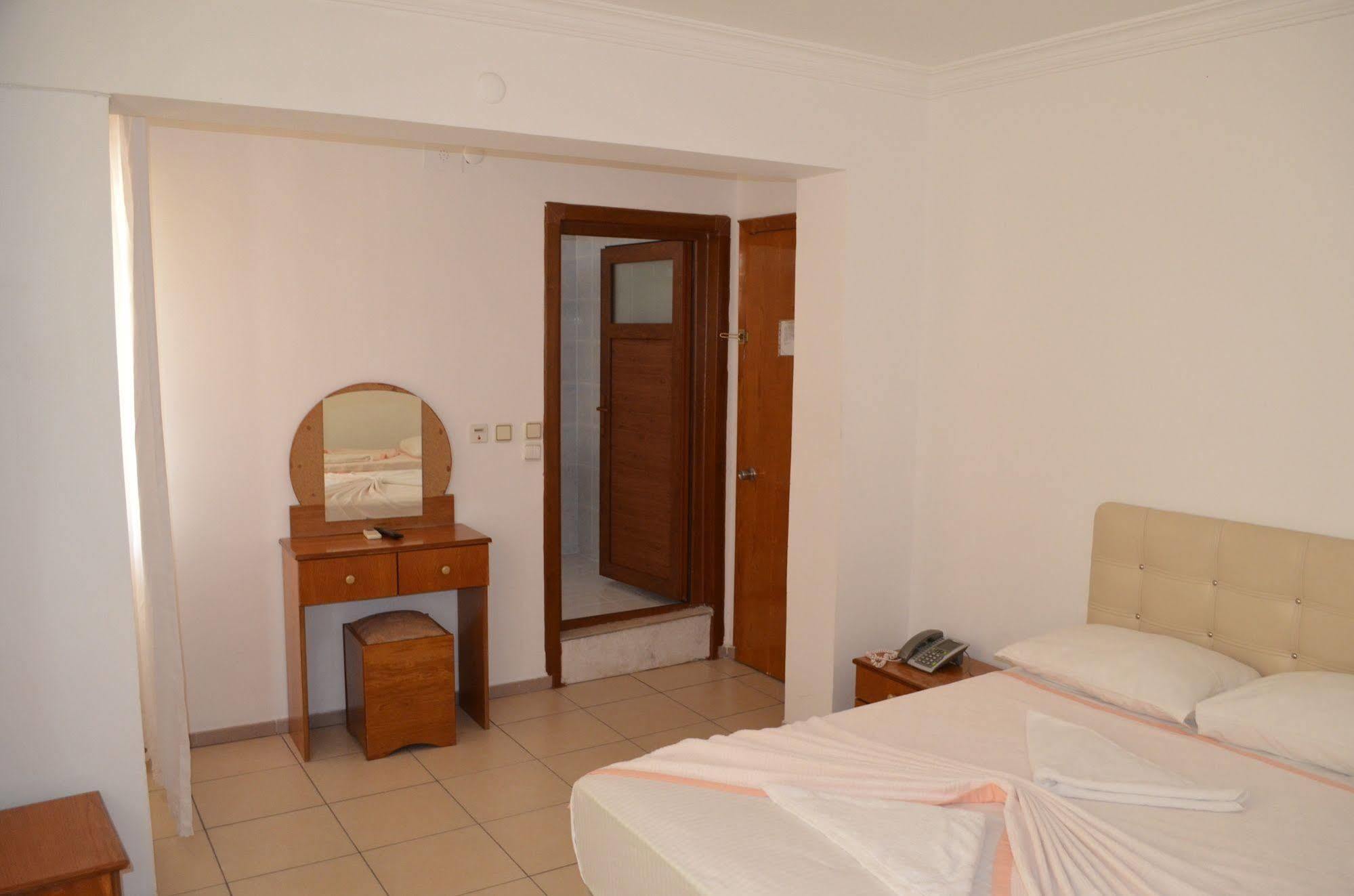 Hotel Prens Yildiz Аявали Екстериор снимка