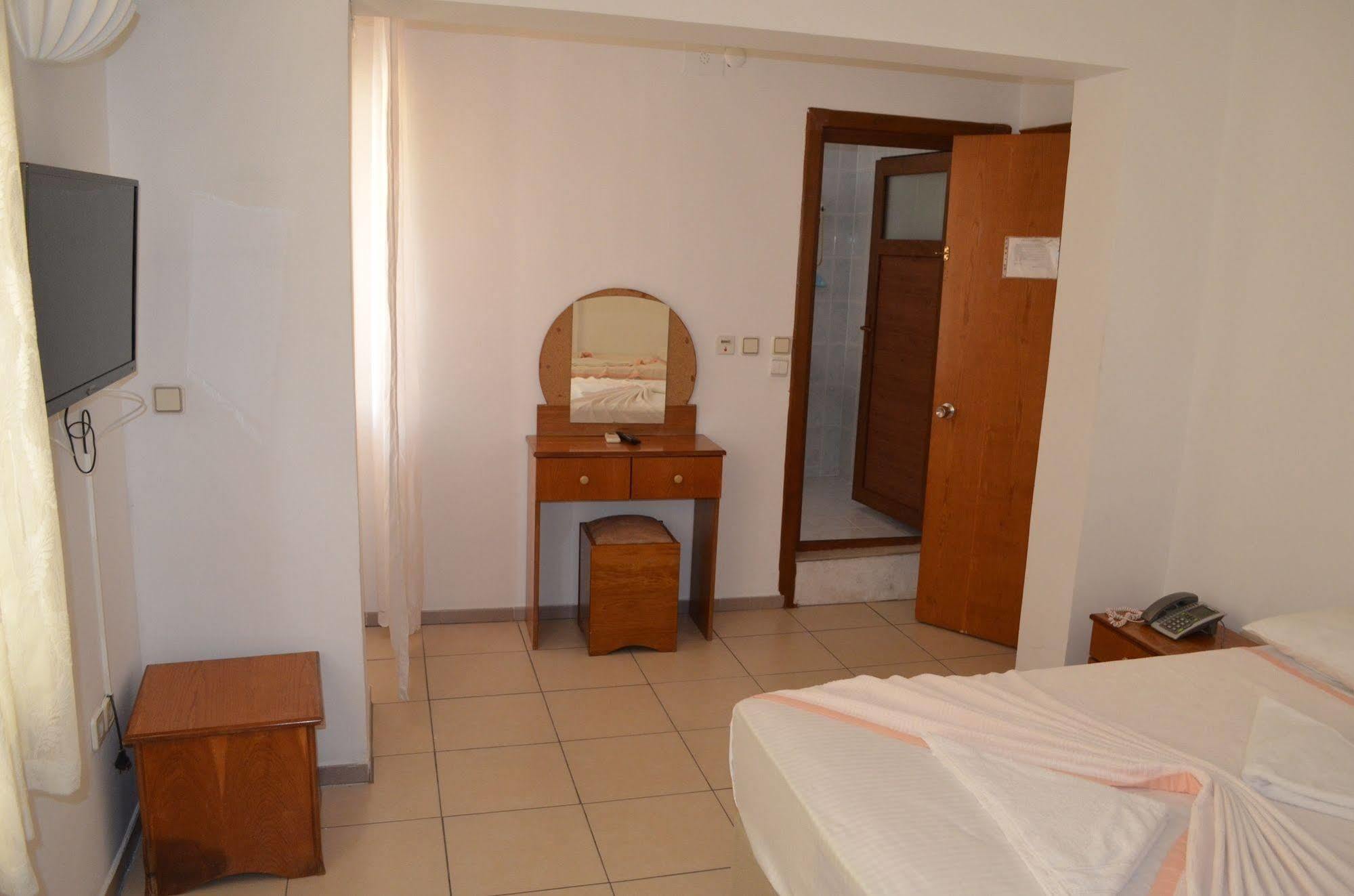 Hotel Prens Yildiz Аявали Екстериор снимка
